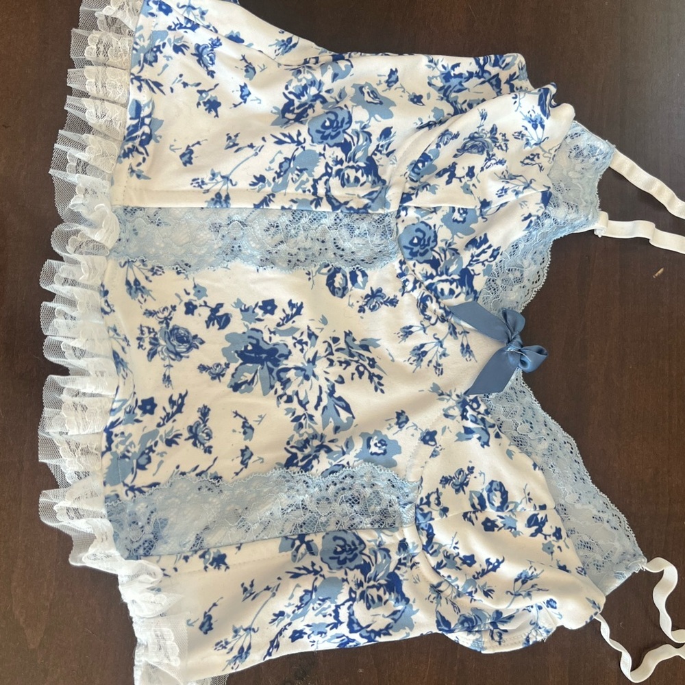 SHEIN Blue and White Floral Lace Trim Top